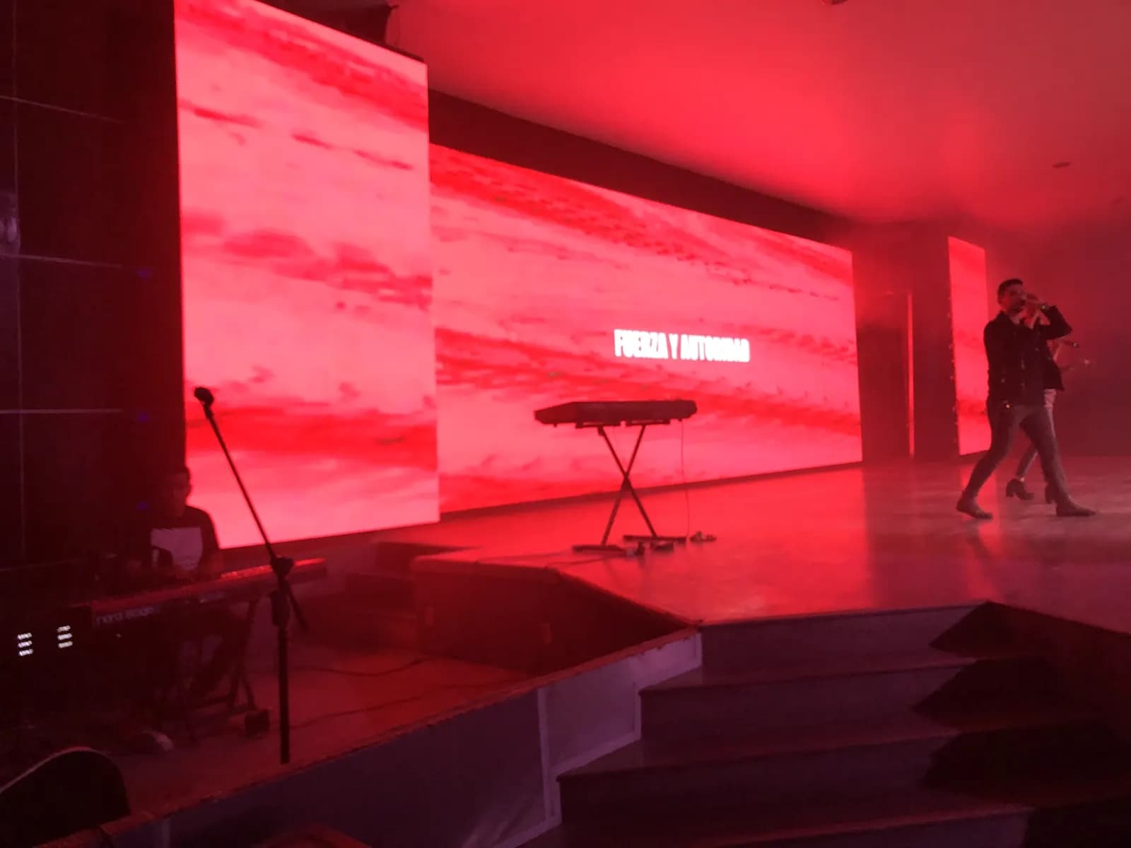 Pantalla LED instalada en Iglesia Río Poderoso, México